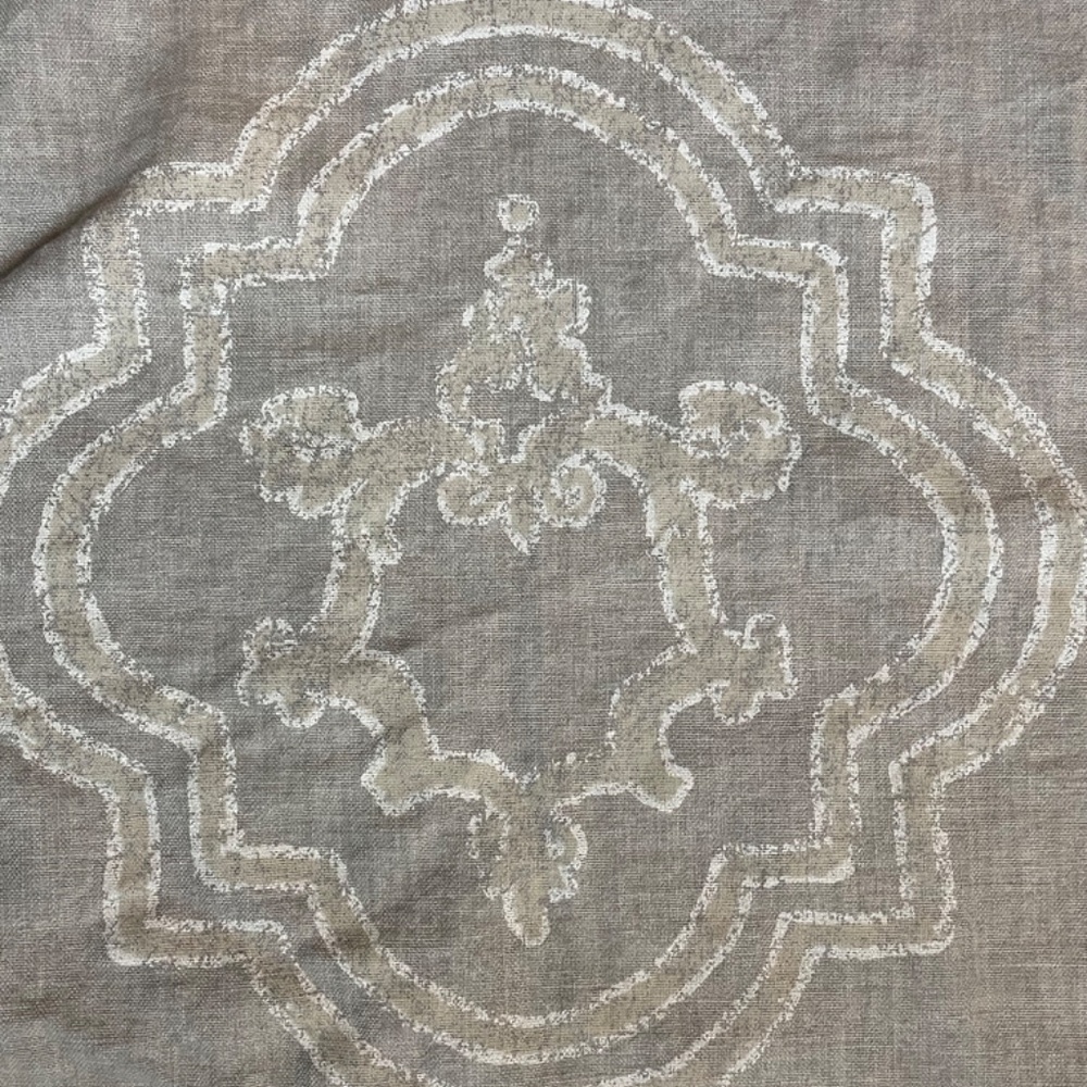 Restoration Hardware Italian Baroque Medallion king duvet and two shams - Picture 3 of 5